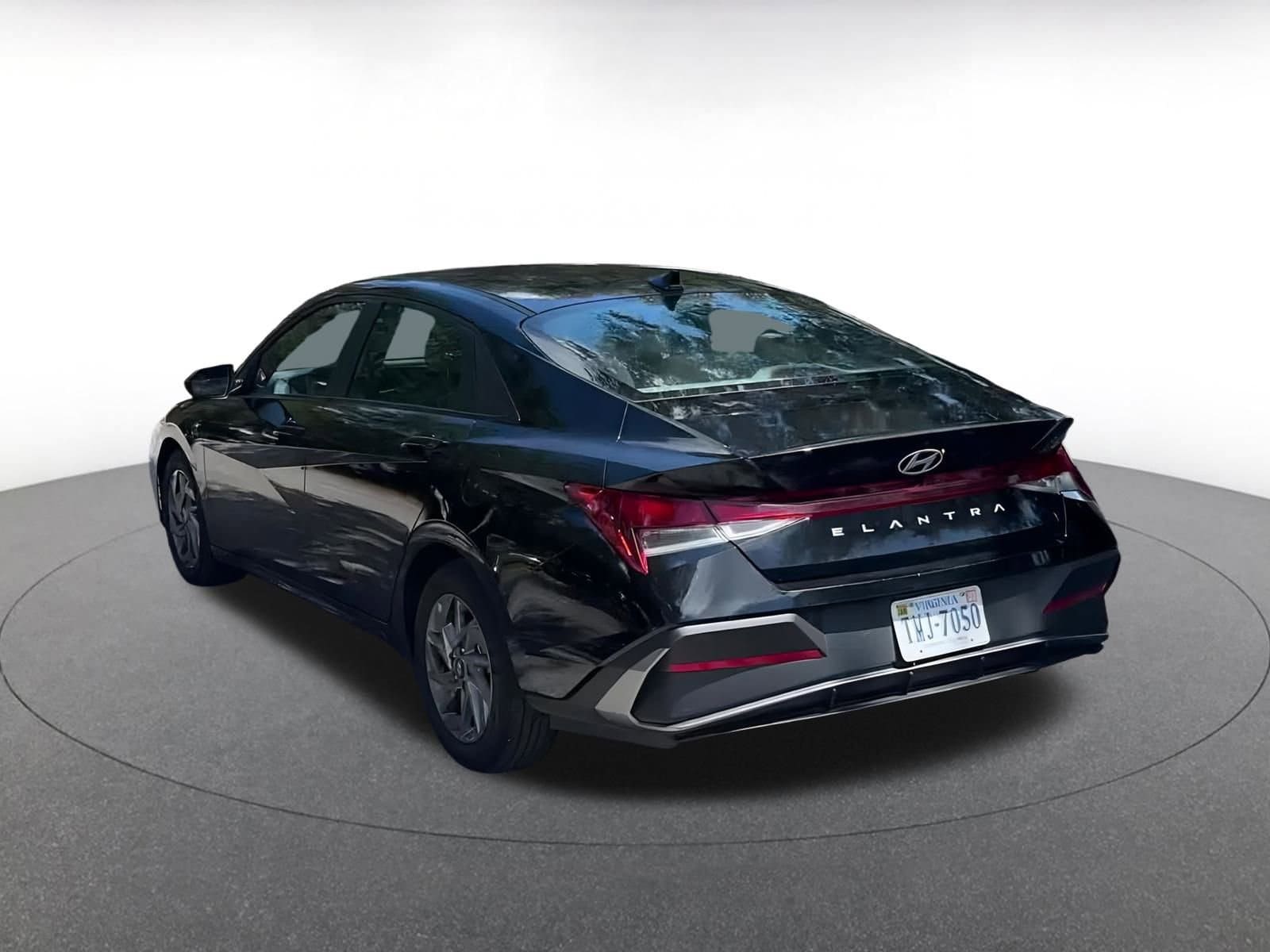 Thumbnail: 2024 Hyundai Elantra - 11