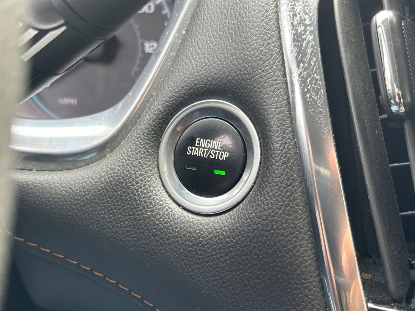 Thumbnail: 2021 Chevrolet Traverse - 22