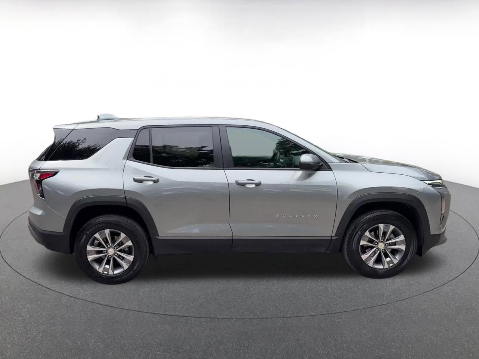 Thumbnail: 2025 Chevrolet Equinox - 25