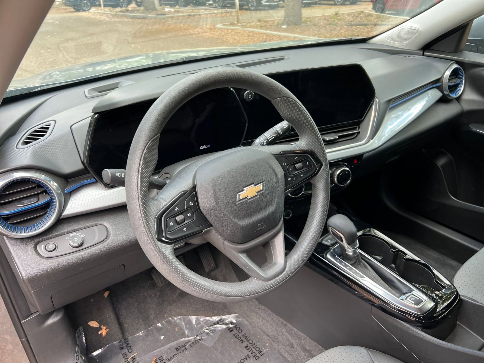 Thumbnail: 2025 Chevrolet Trax - 31