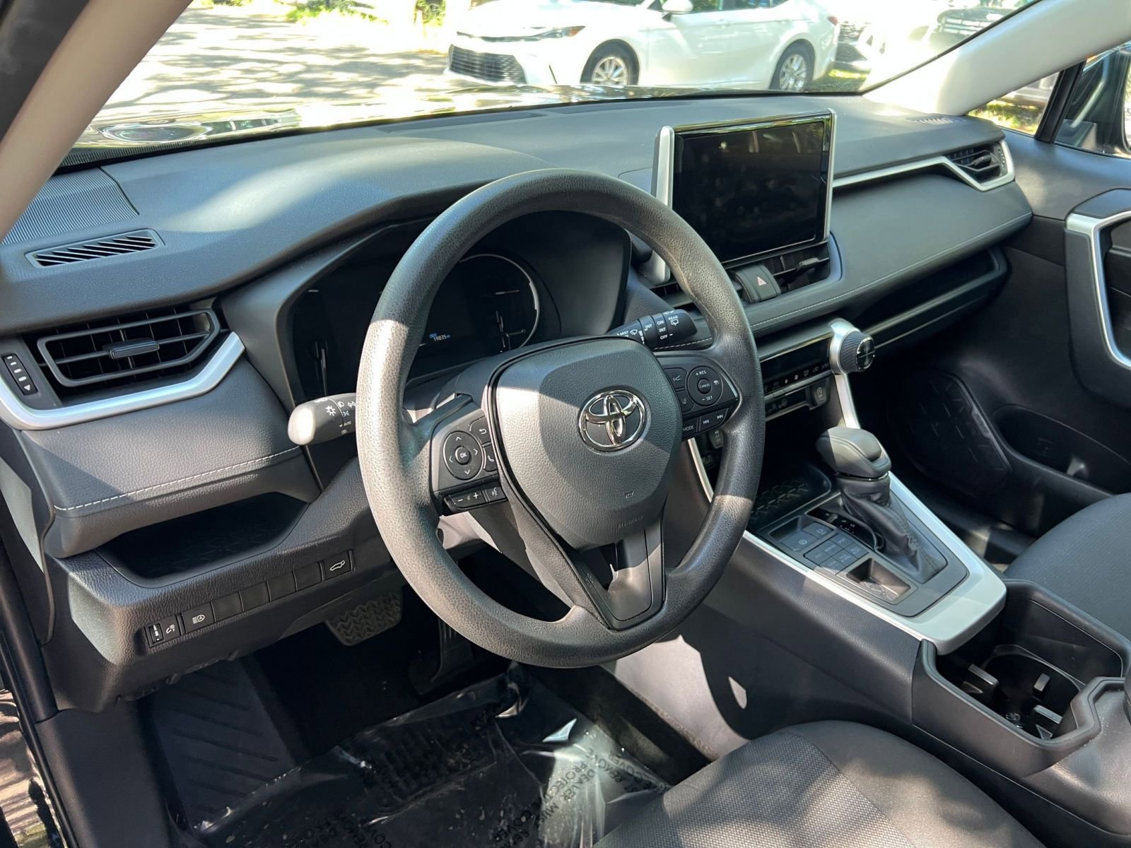 Thumbnail: 2025 Toyota RAV4 - 29