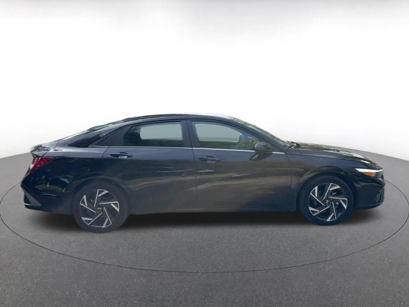 Thumbnail: 2025 Hyundai Elantra - 16