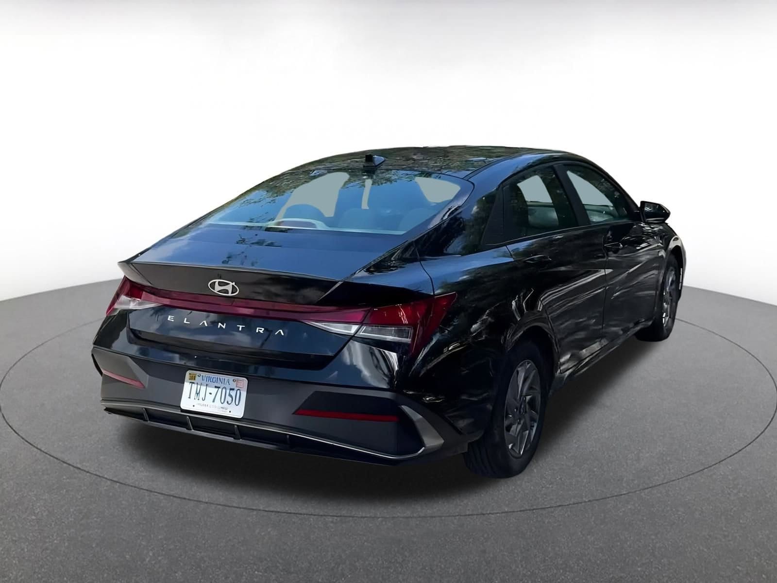 Thumbnail: 2024 Hyundai Elantra - 14