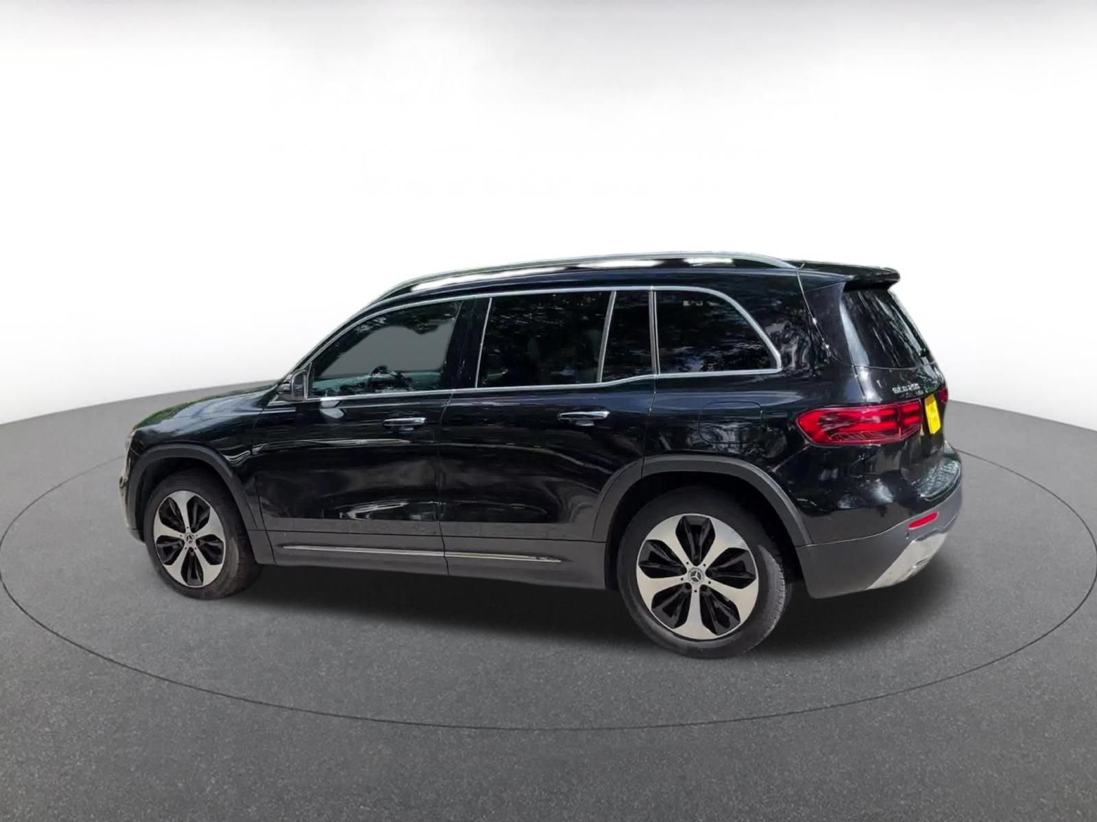 Thumbnail: 2025 Mercedes-Benz GLB - 10