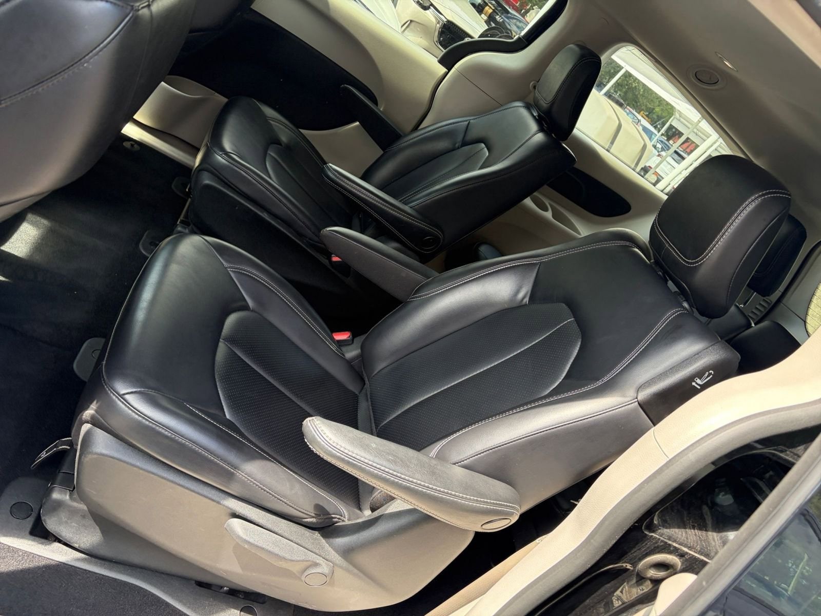 Thumbnail: 2023 Chrysler Pacifica - 28