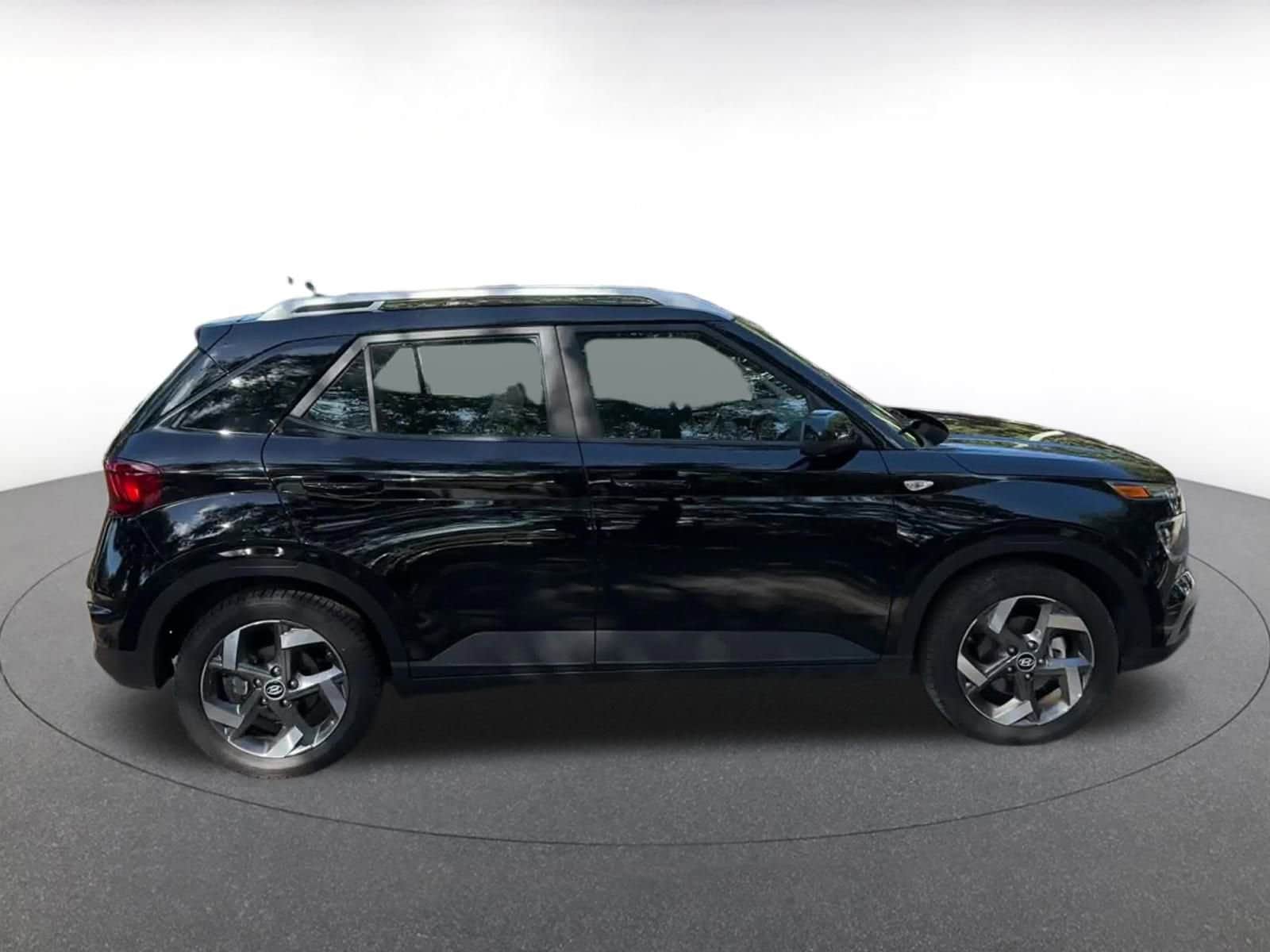 Thumbnail: 2025 Hyundai Venue - 16