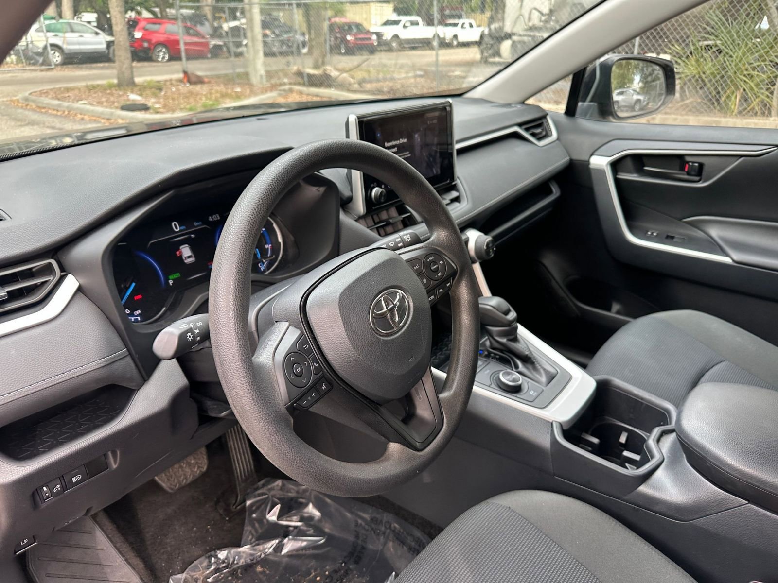 Thumbnail: 2025 Toyota RAV4 - 28