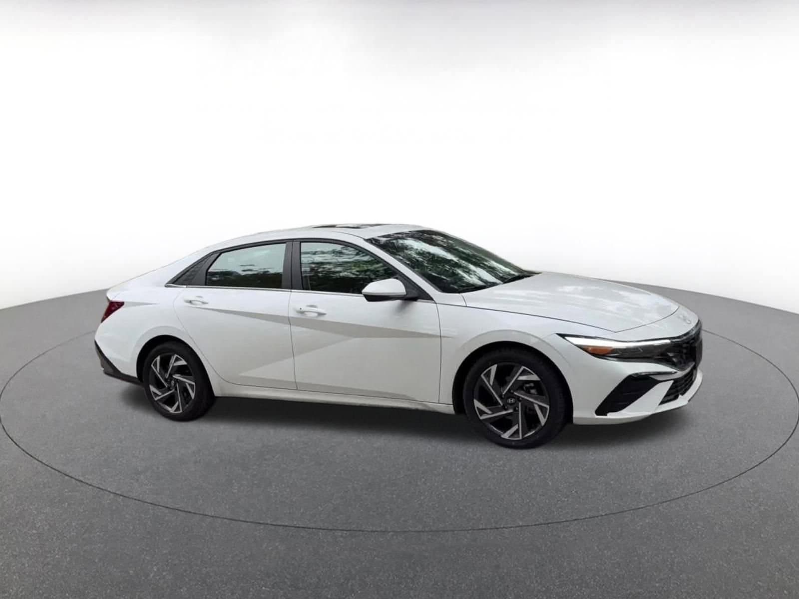 Thumbnail: 2025 Hyundai Elantra - 2