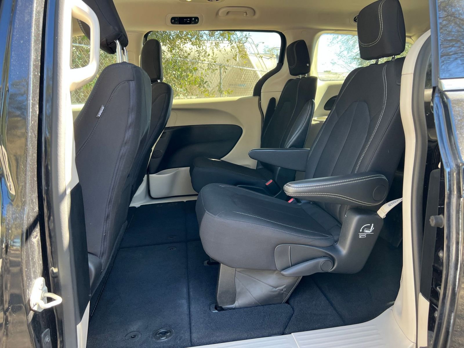 Thumbnail: 2024 Chrysler Voyager - 28