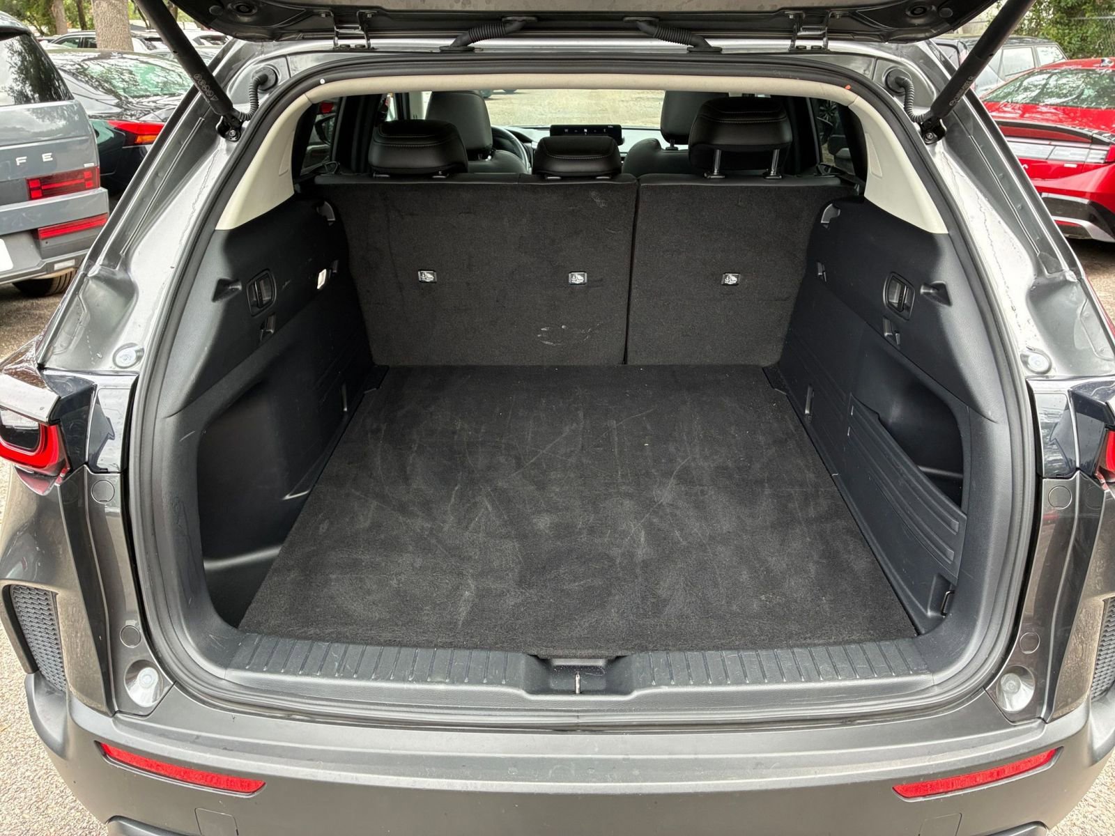 Thumbnail: 2025 Mazda CX-50 - 34