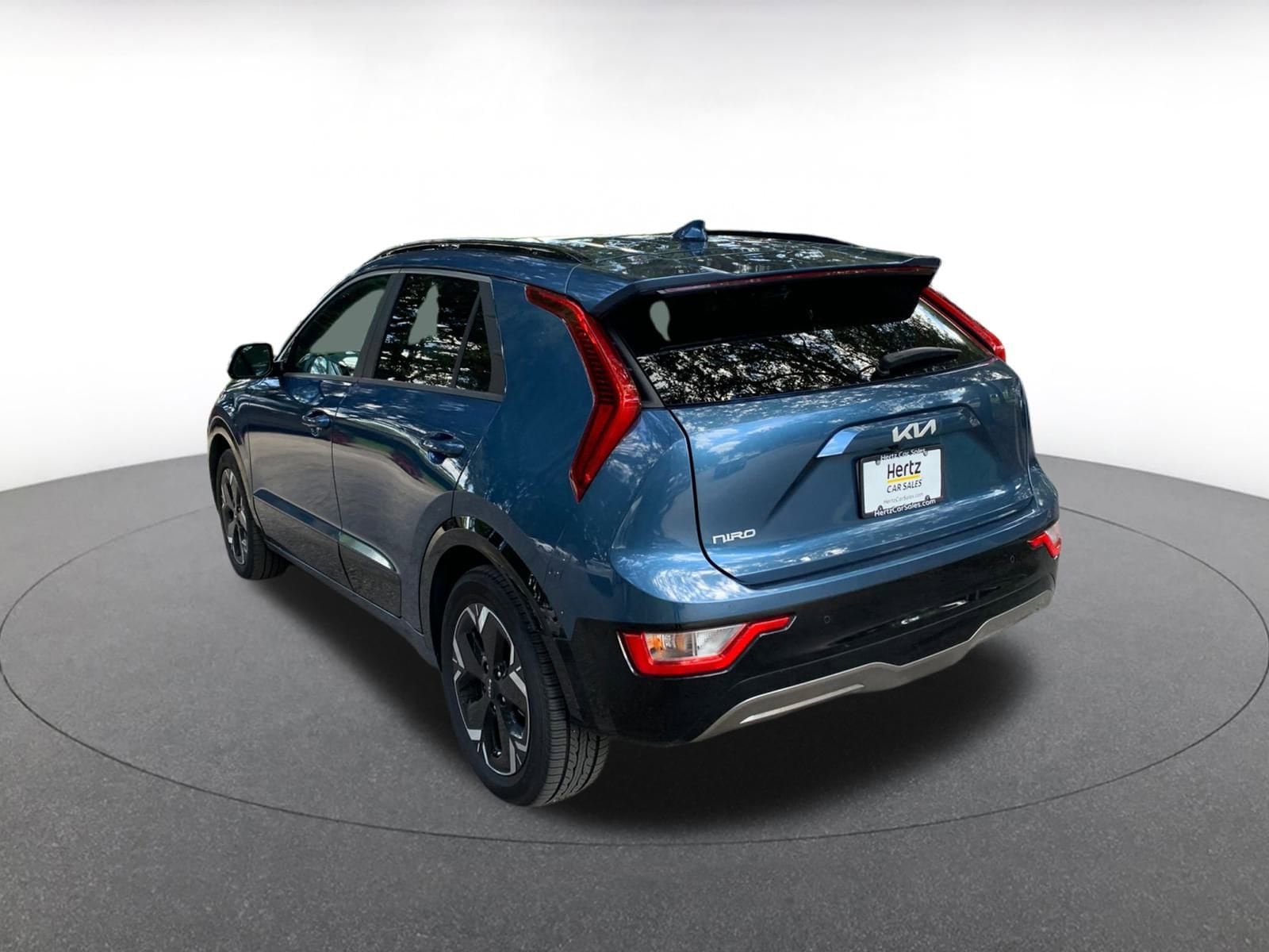 Thumbnail: 2023 Kia Niro - 5