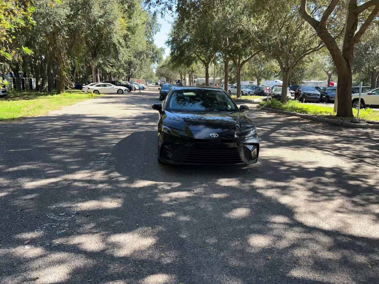 Thumbnail: 2025 Toyota Camry - 16