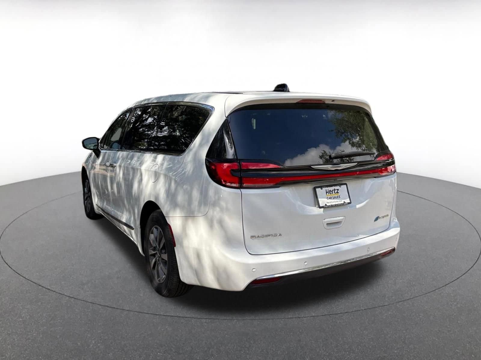 Thumbnail: 2023 Chrysler Pacifica - 5