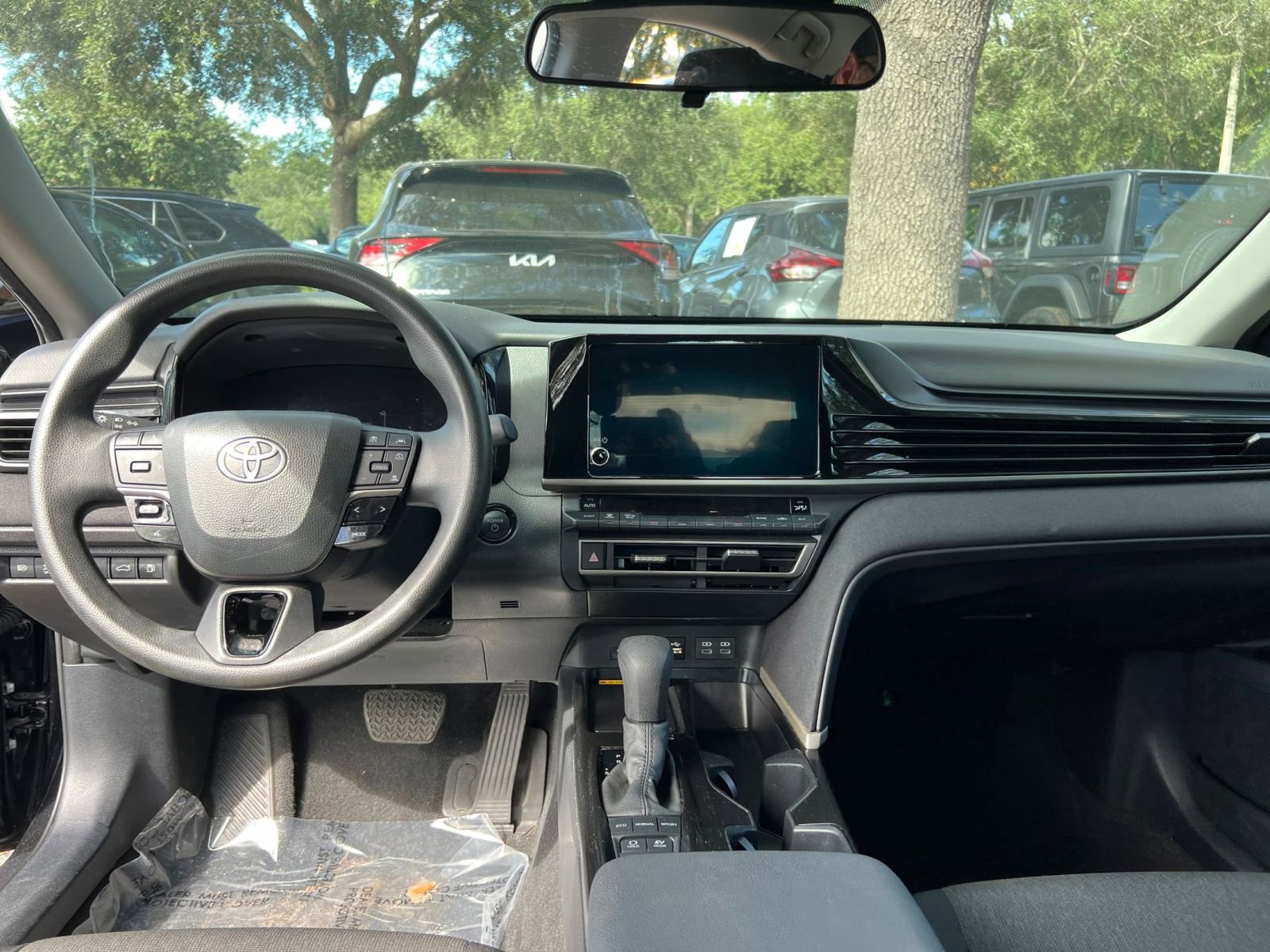 Thumbnail: 2025 Toyota Camry - 27