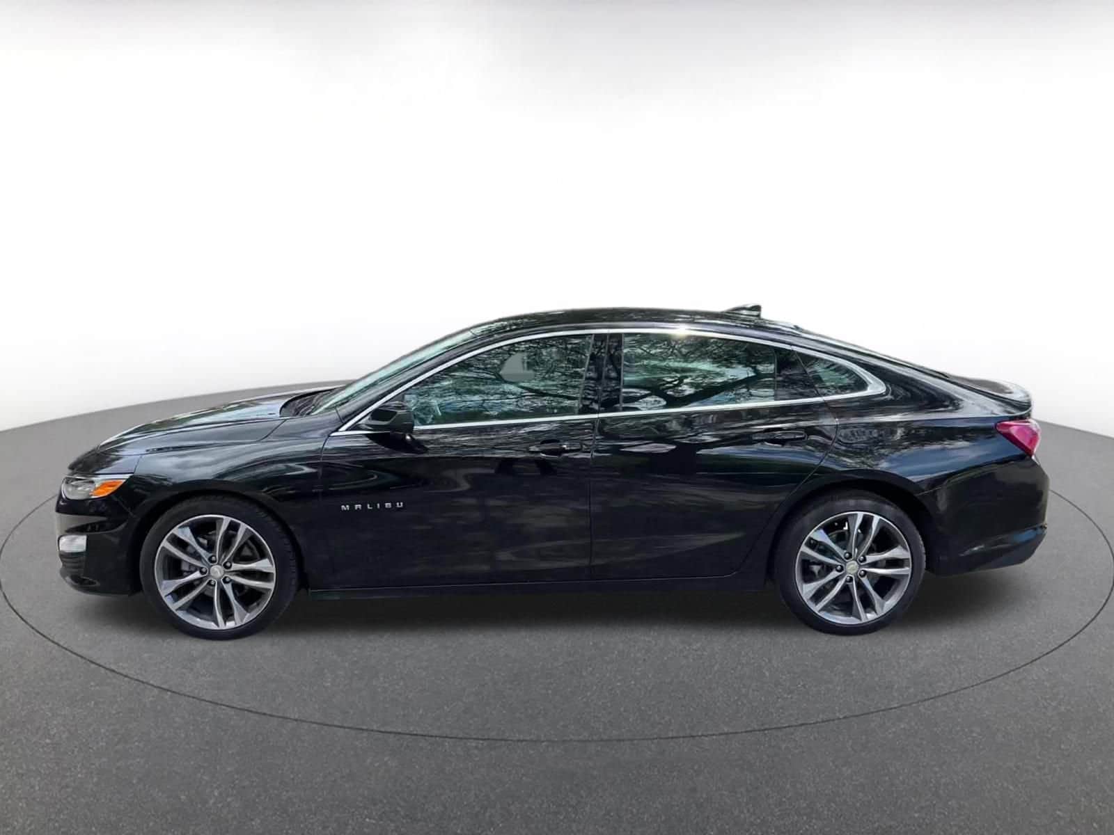 Thumbnail: 2024 Chevrolet Malibu - 9