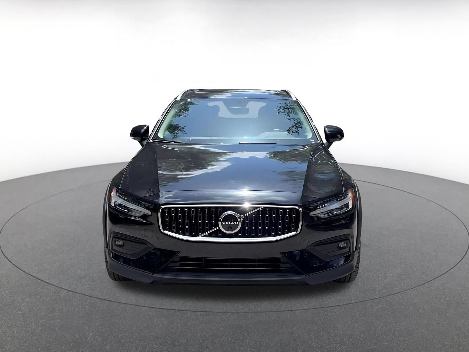 Thumbnail: 2025 Volvo S60 - 4