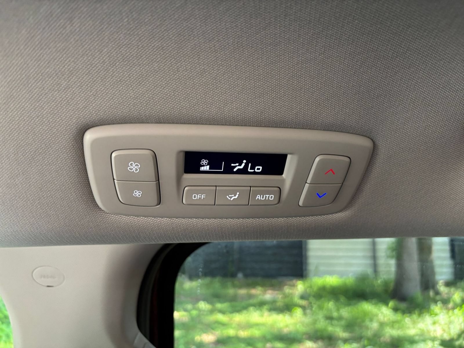 Thumbnail: 2026 Kia Carnival - 25