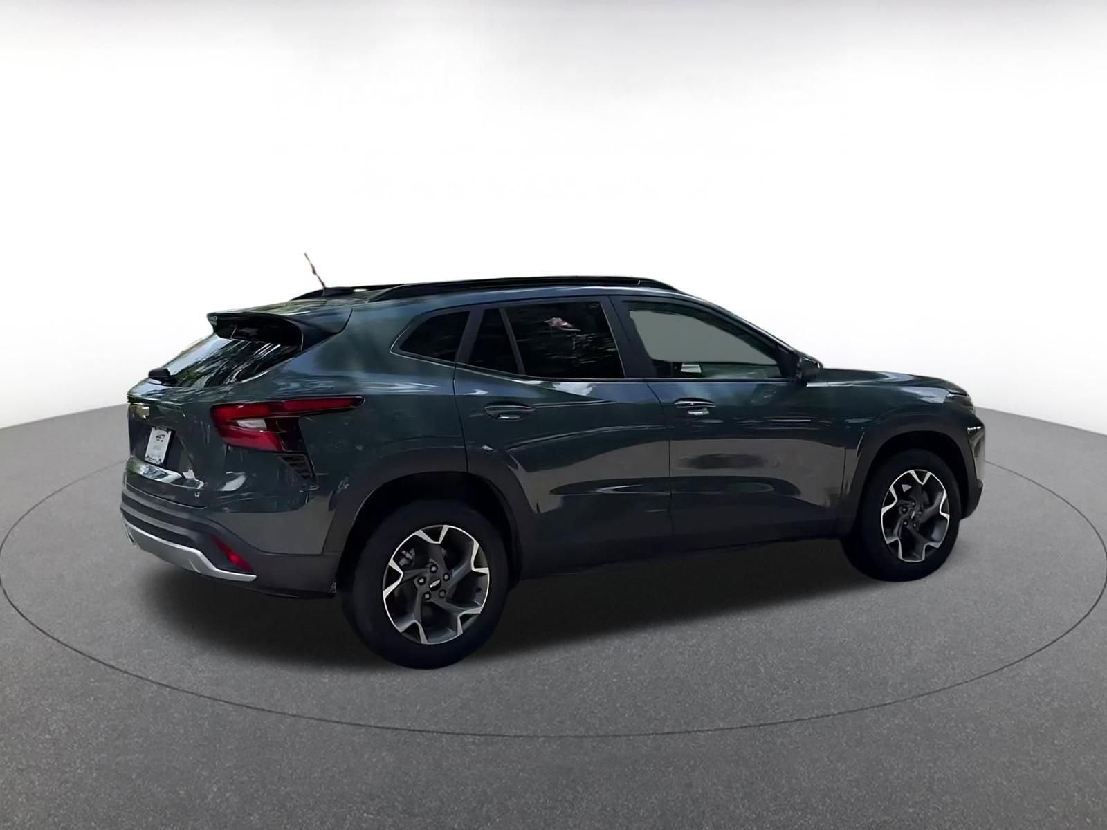 Thumbnail: 2025 Chevrolet Trax - 15