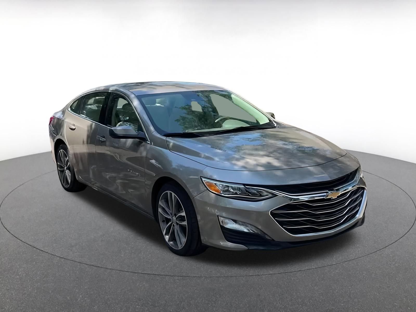 Thumbnail: 2024 Chevrolet Malibu - 3