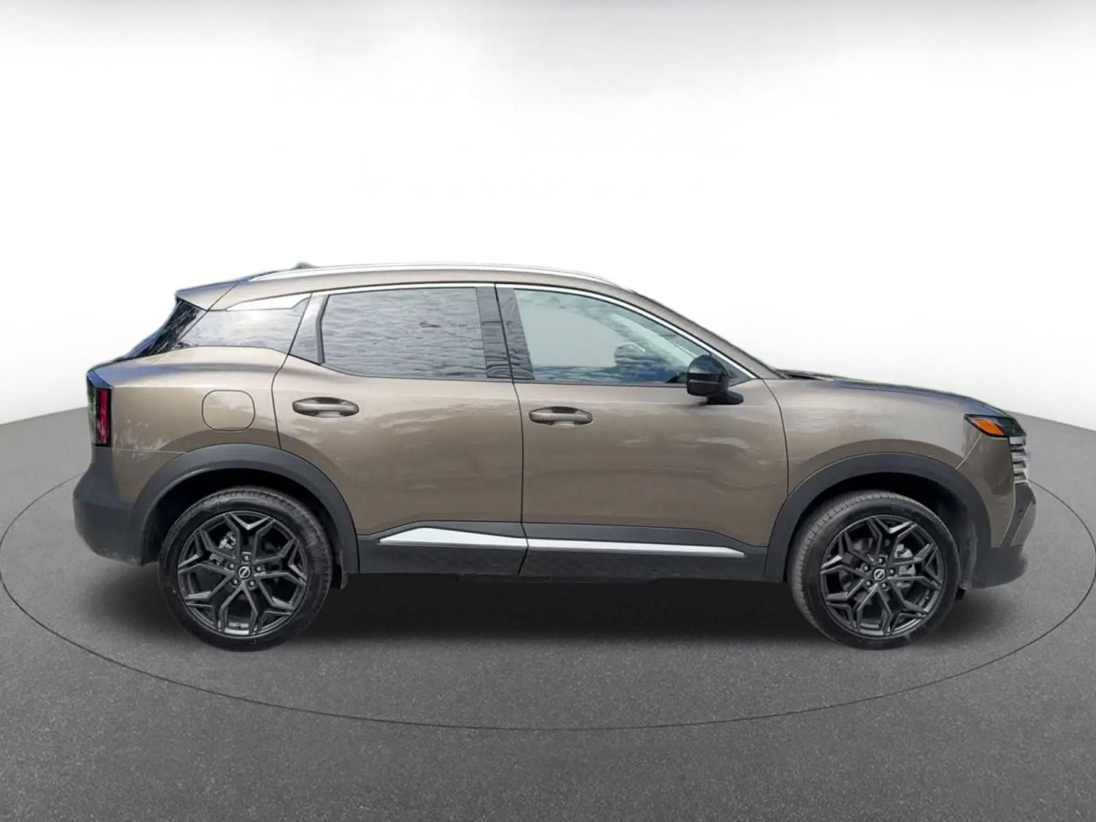 Thumbnail: 2026 Nissan Kicks - 15