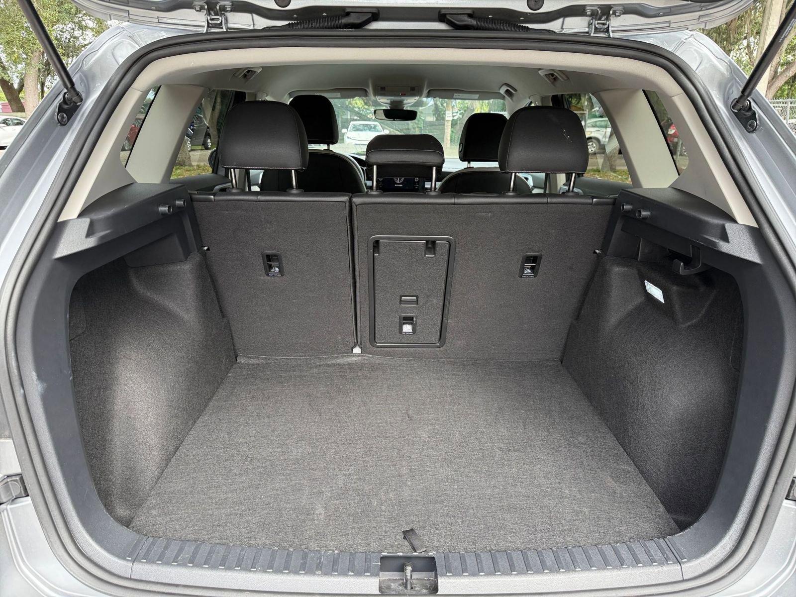 Thumbnail: 2025 Volkswagen Taos - 24