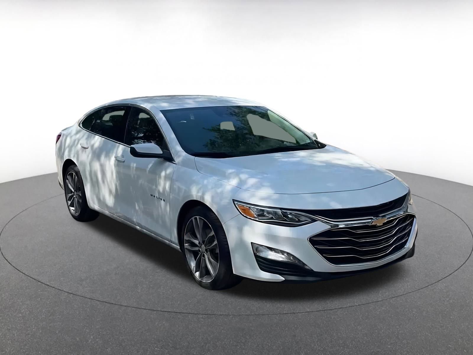 Thumbnail: 2024 Chevrolet Malibu - 3