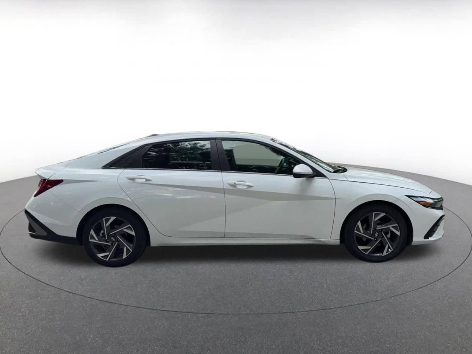 Thumbnail: 2025 Hyundai Elantra - 16