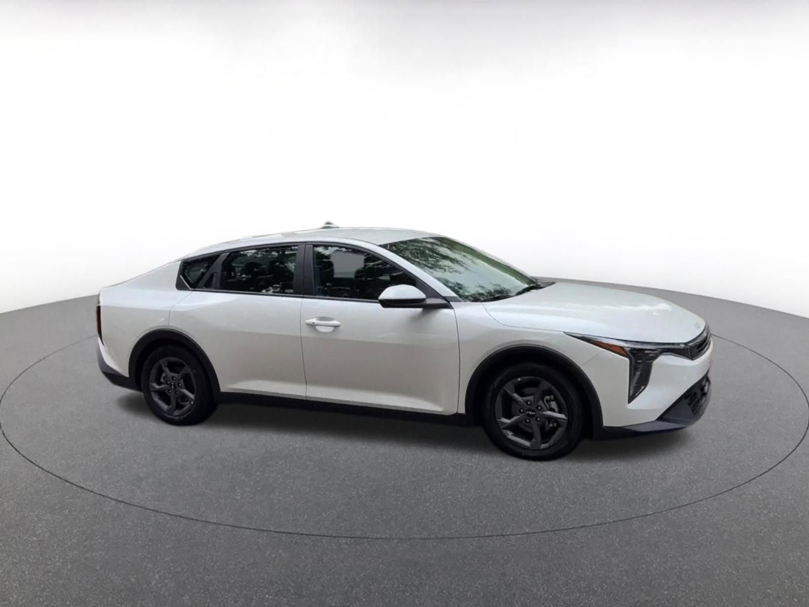 Thumbnail: 2025 Kia K4 - 2