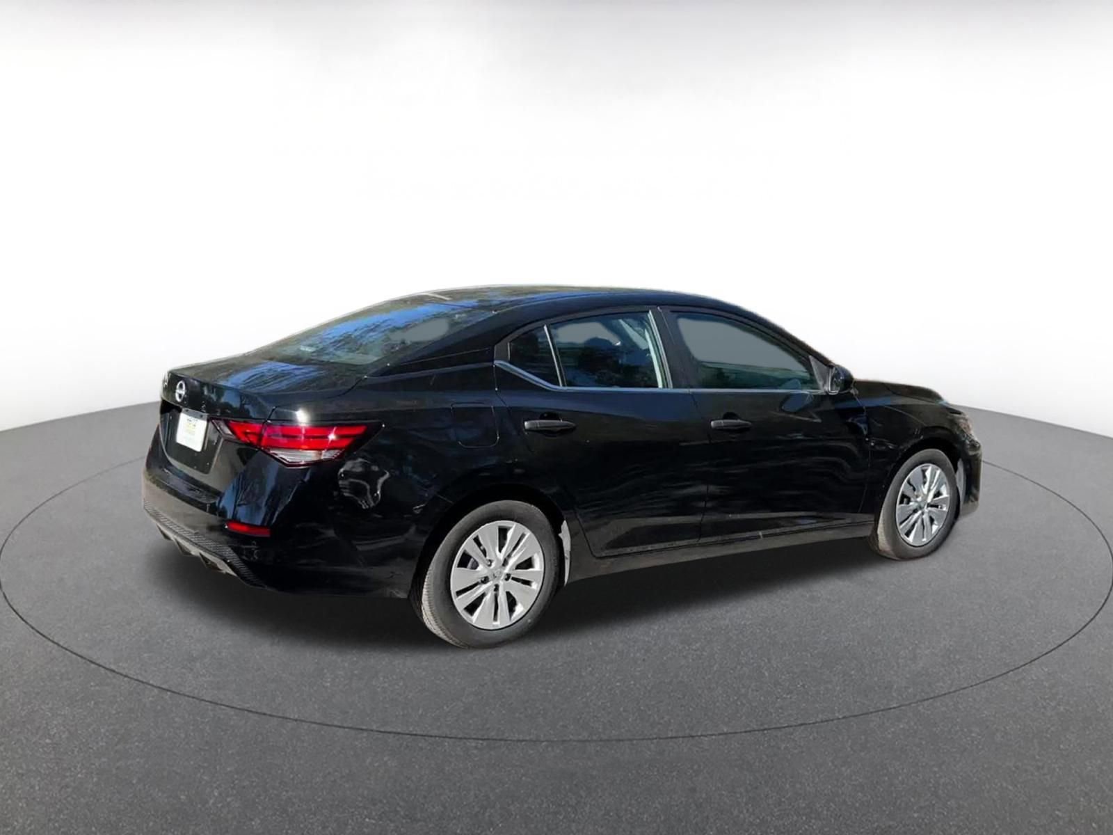 Thumbnail: 2025 Nissan Sentra - 15