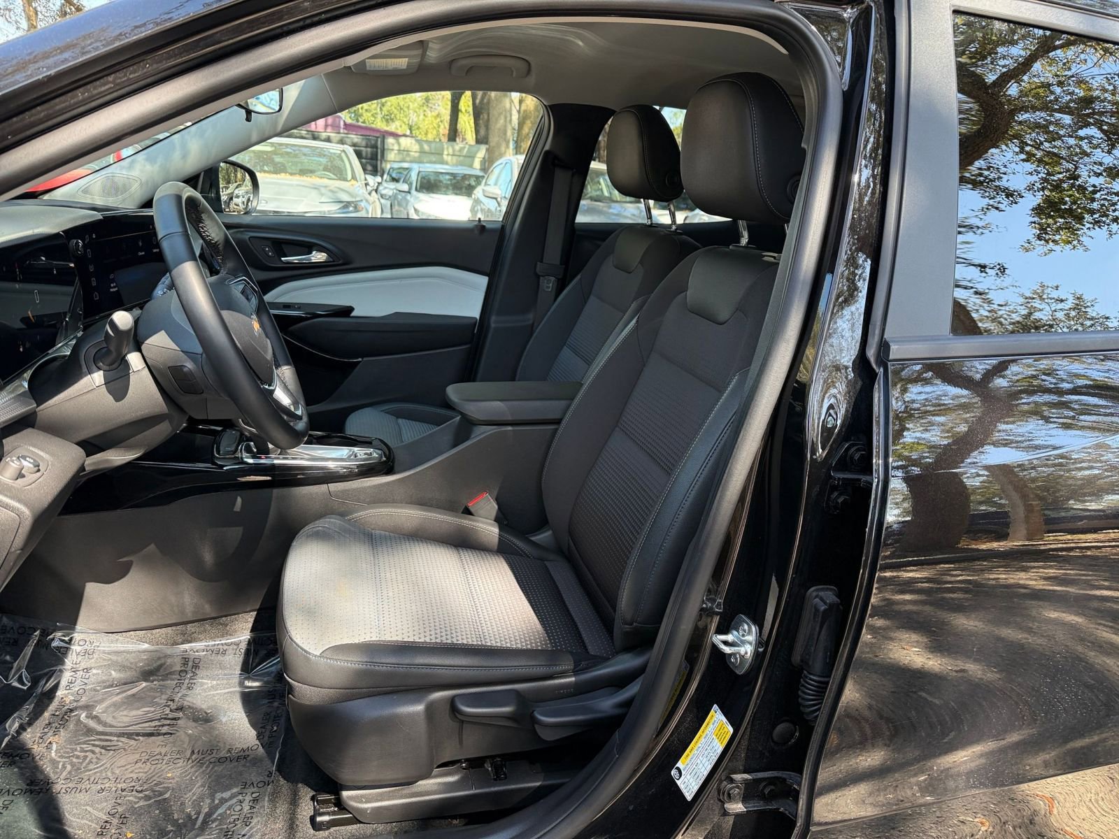 Thumbnail: 2025 Chevrolet Trax - 35