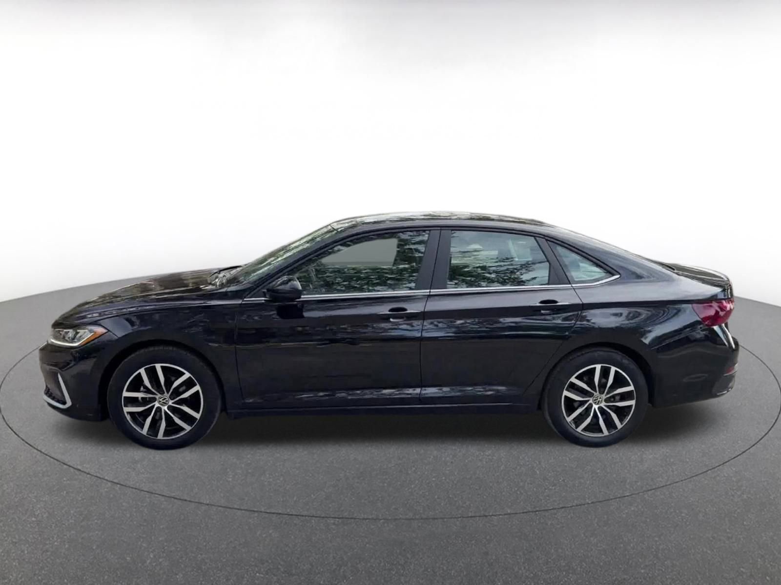 Thumbnail: 2025 Volkswagen Jetta - 9