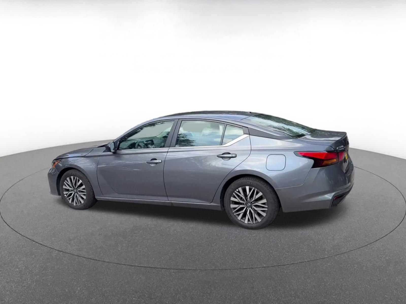Thumbnail: 2026 Nissan Altima - 10