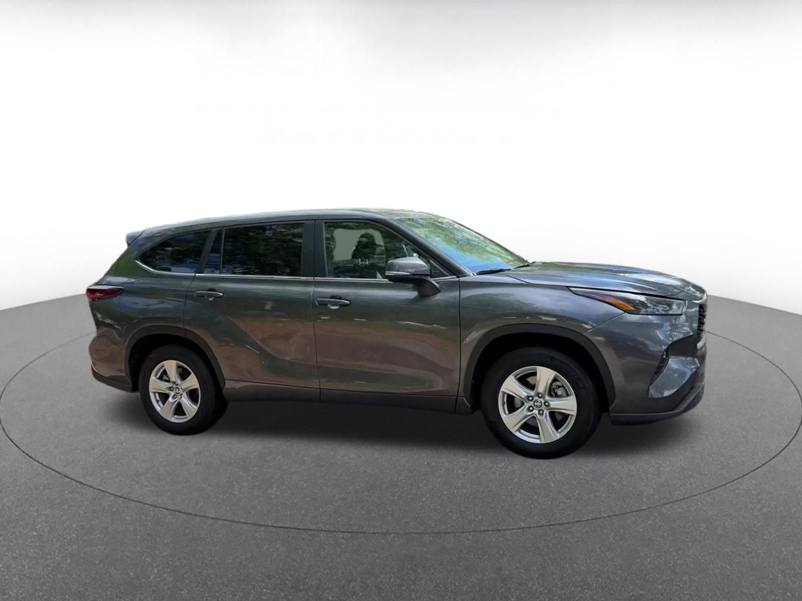 Thumbnail: 2025 Toyota Highlander - 2