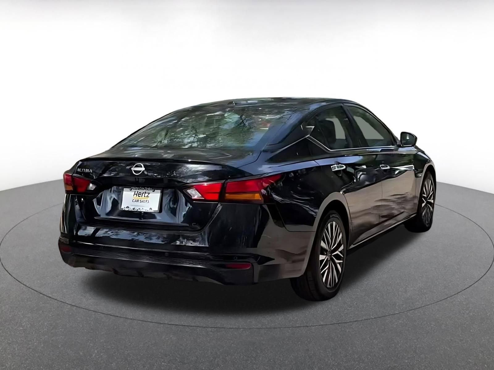 Thumbnail: 2025 Nissan Altima - 15