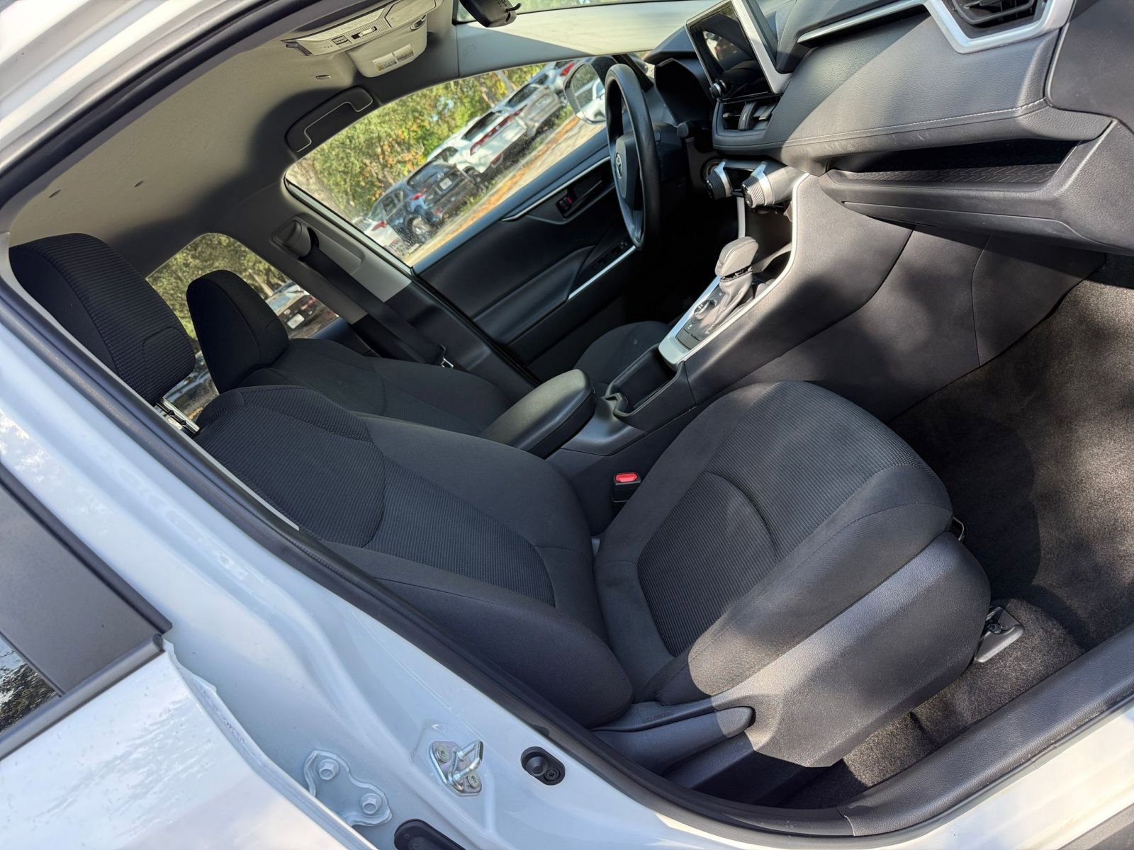 Thumbnail: 2025 Toyota RAV4 - 21