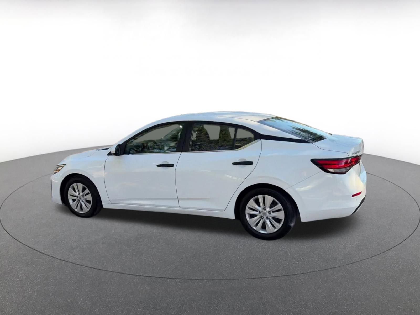 Thumbnail: 2025 Nissan Sentra - 10