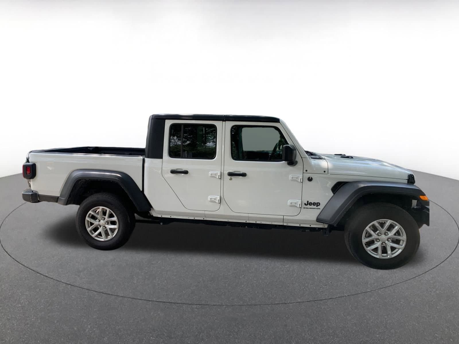 Thumbnail: 2023 Jeep Gladiator - 8