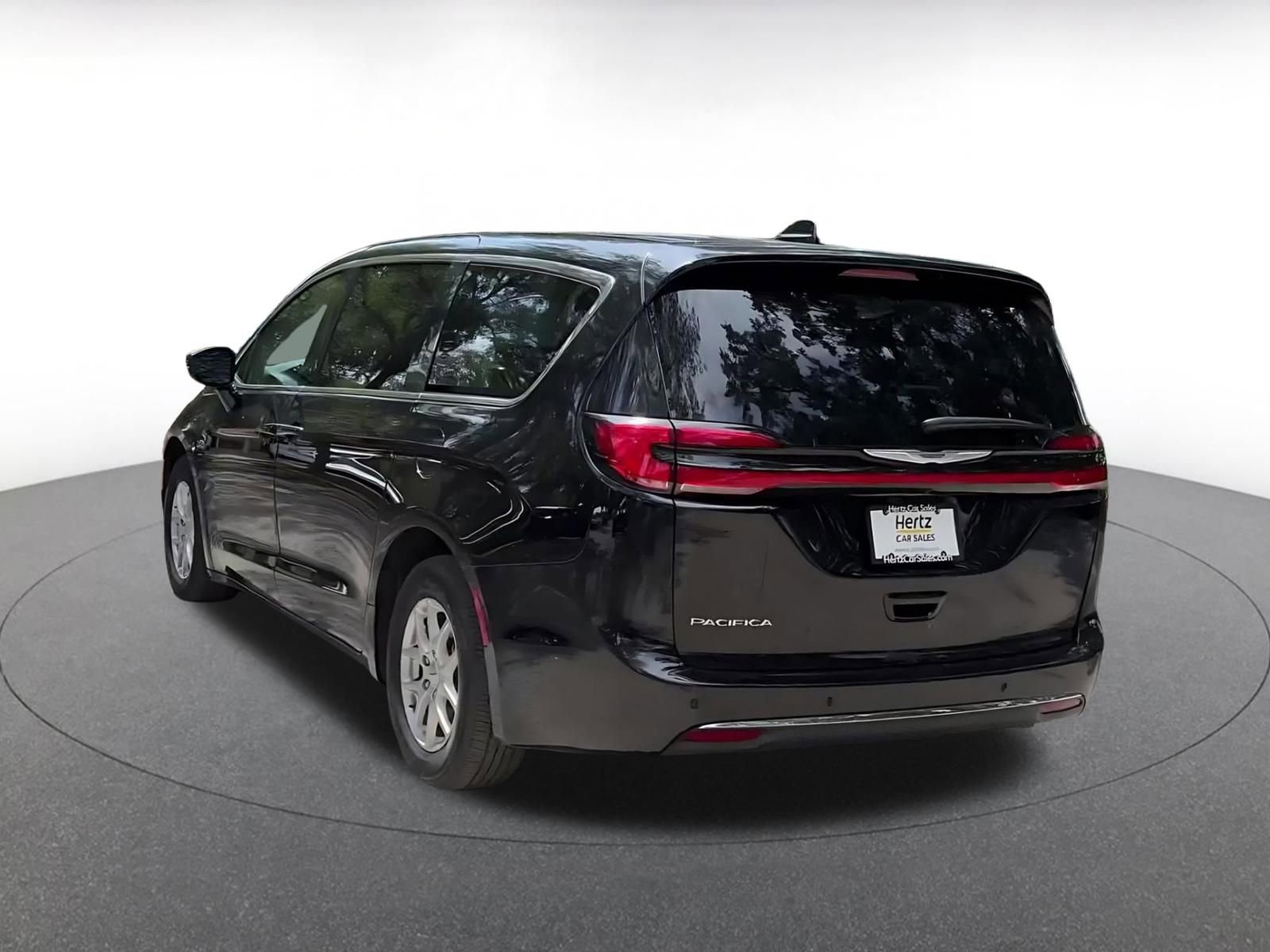 Thumbnail: 2025 Chrysler Pacifica - 11
