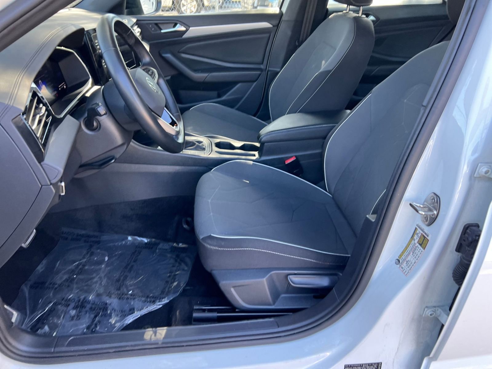 Thumbnail: 2025 Volkswagen Jetta - 22