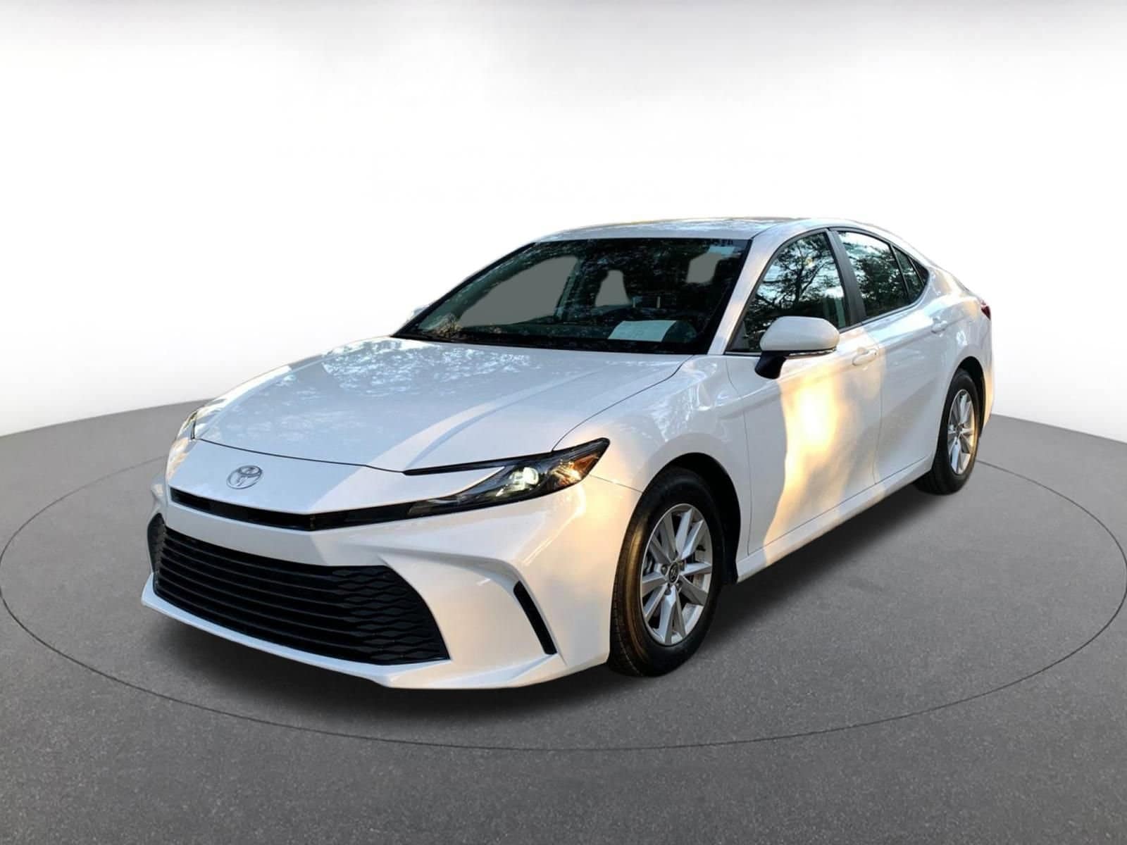 Thumbnail: 2025 Toyota Camry - 3