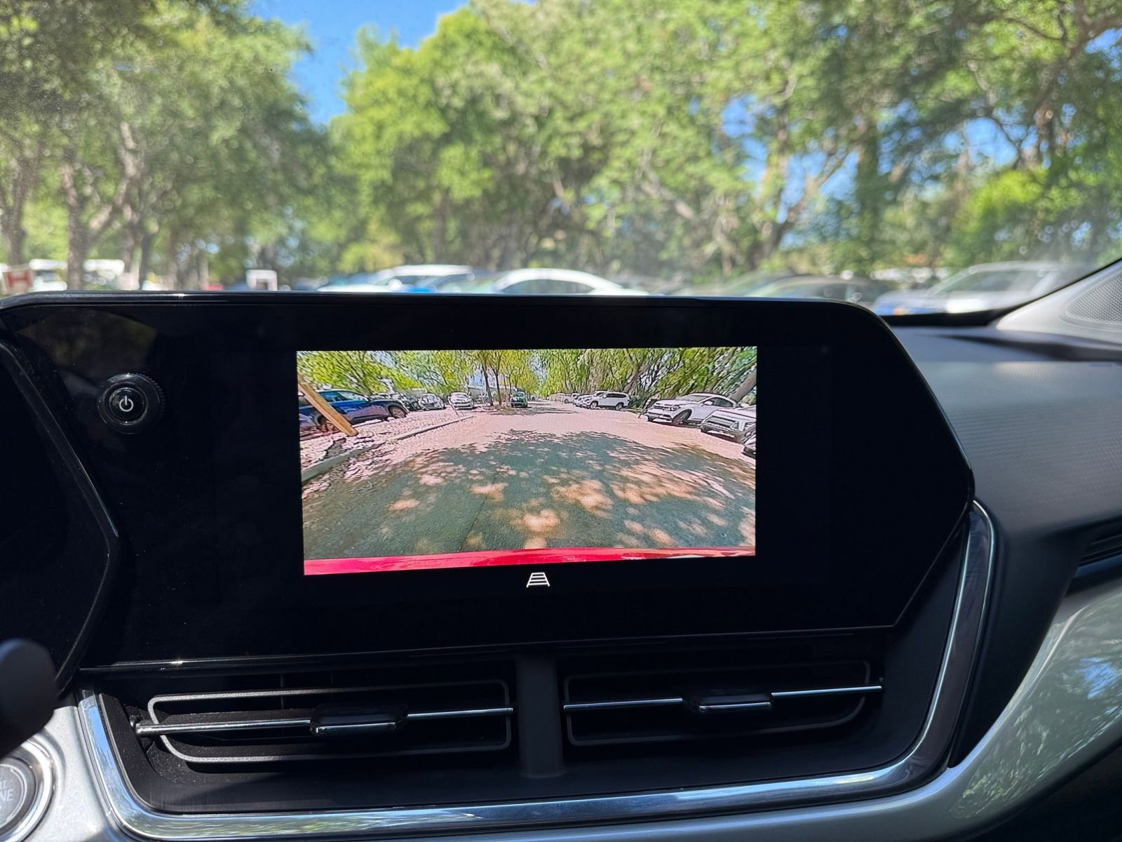 Thumbnail: 2025 Chevrolet Trax - 21