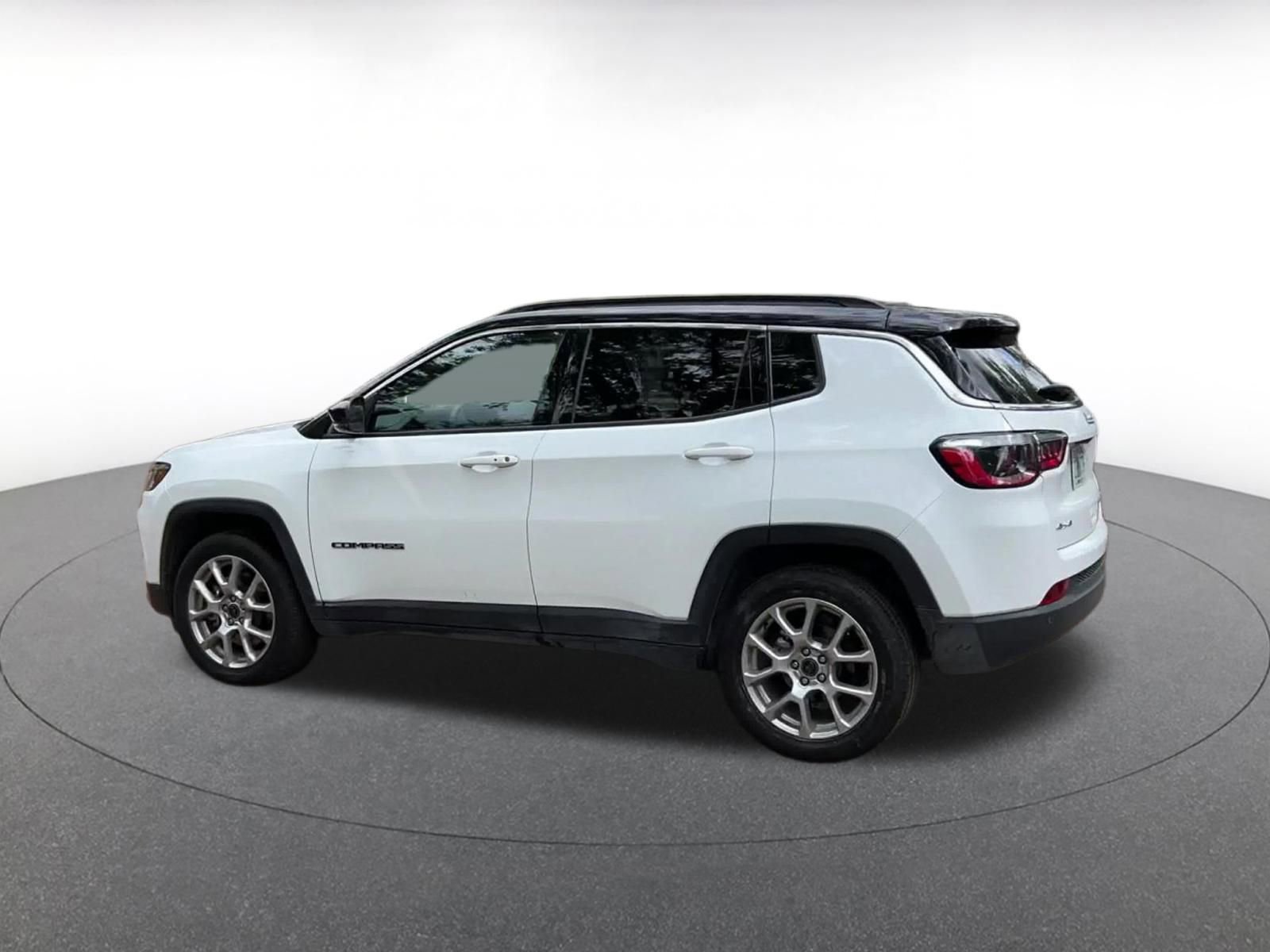 Thumbnail: 2025 Jeep Compass - 10