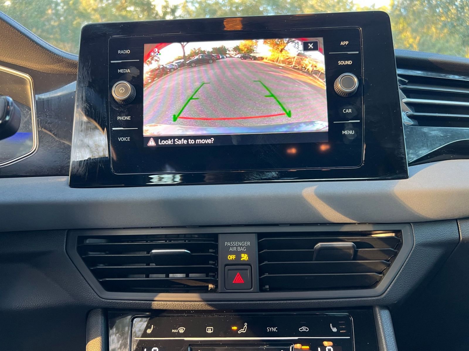 Thumbnail: 2025 Volkswagen Jetta - 17