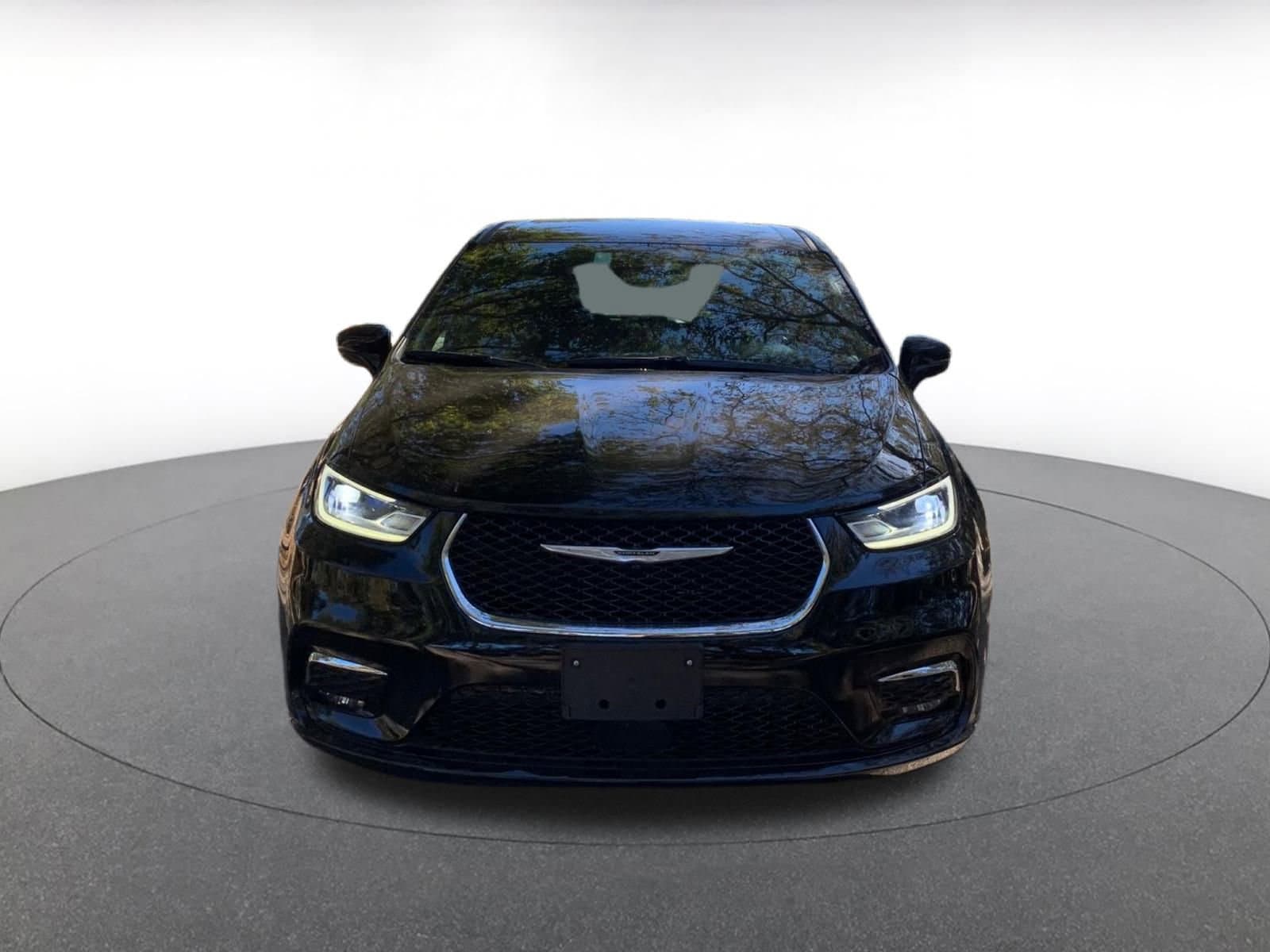 Thumbnail: 2025 Chrysler Pacifica - 2