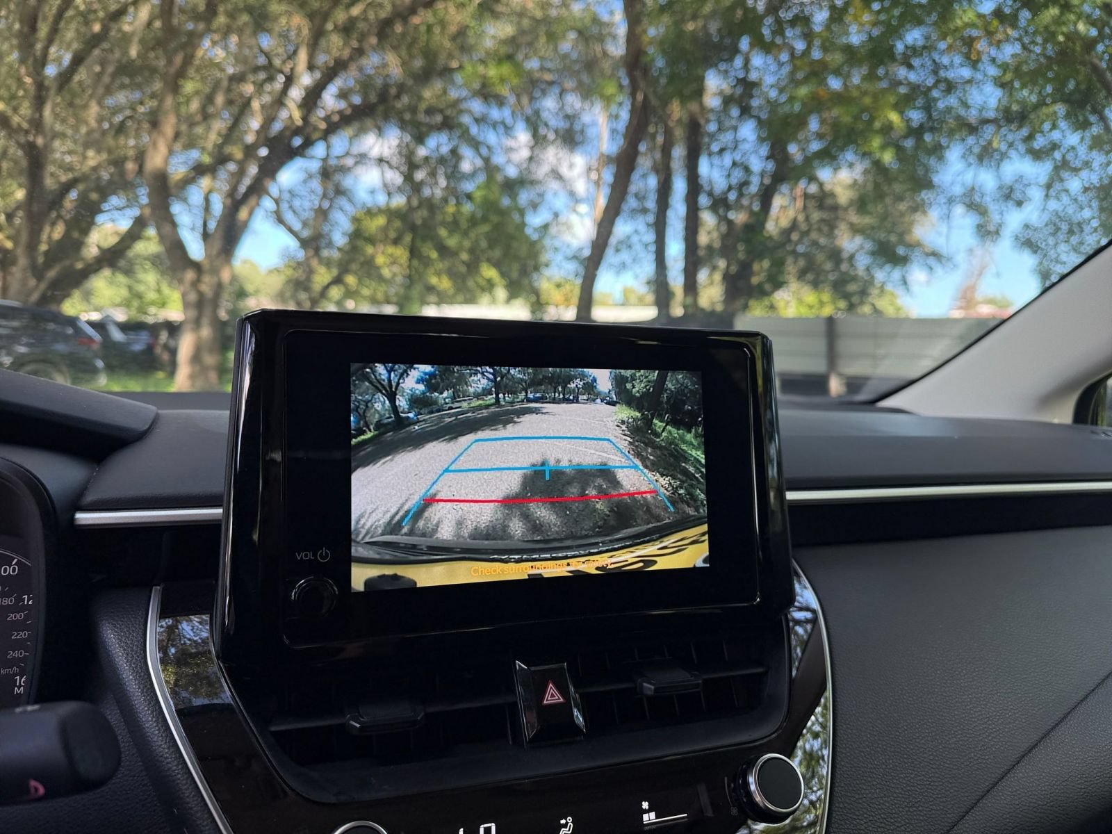 Thumbnail: 2025 Toyota Corolla - 18