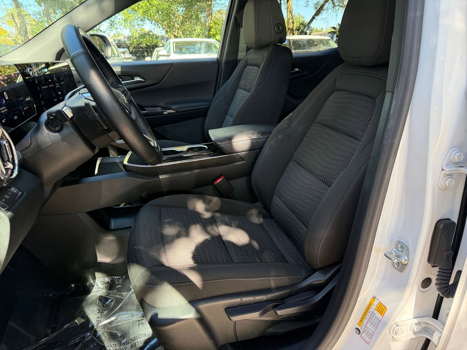 Thumbnail: 2025 Chevrolet Equinox - 30