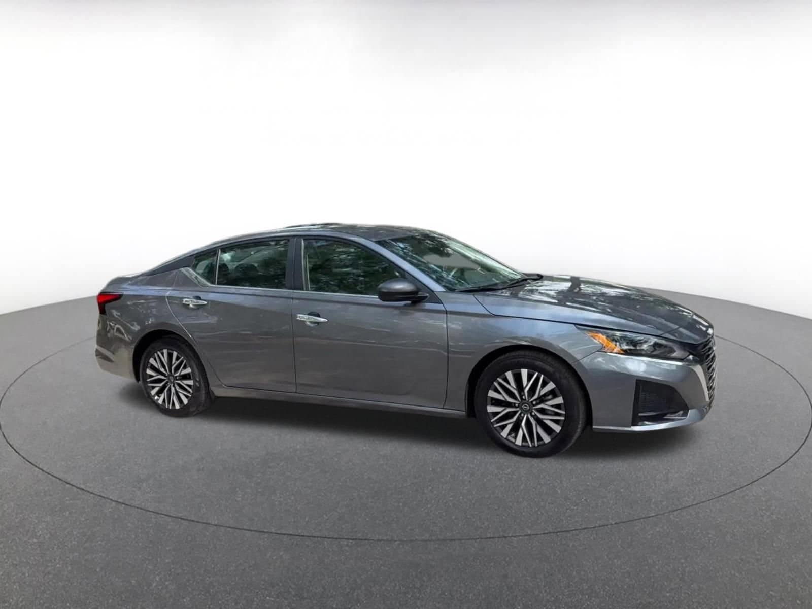 Thumbnail: 2025 Nissan Altima - 2