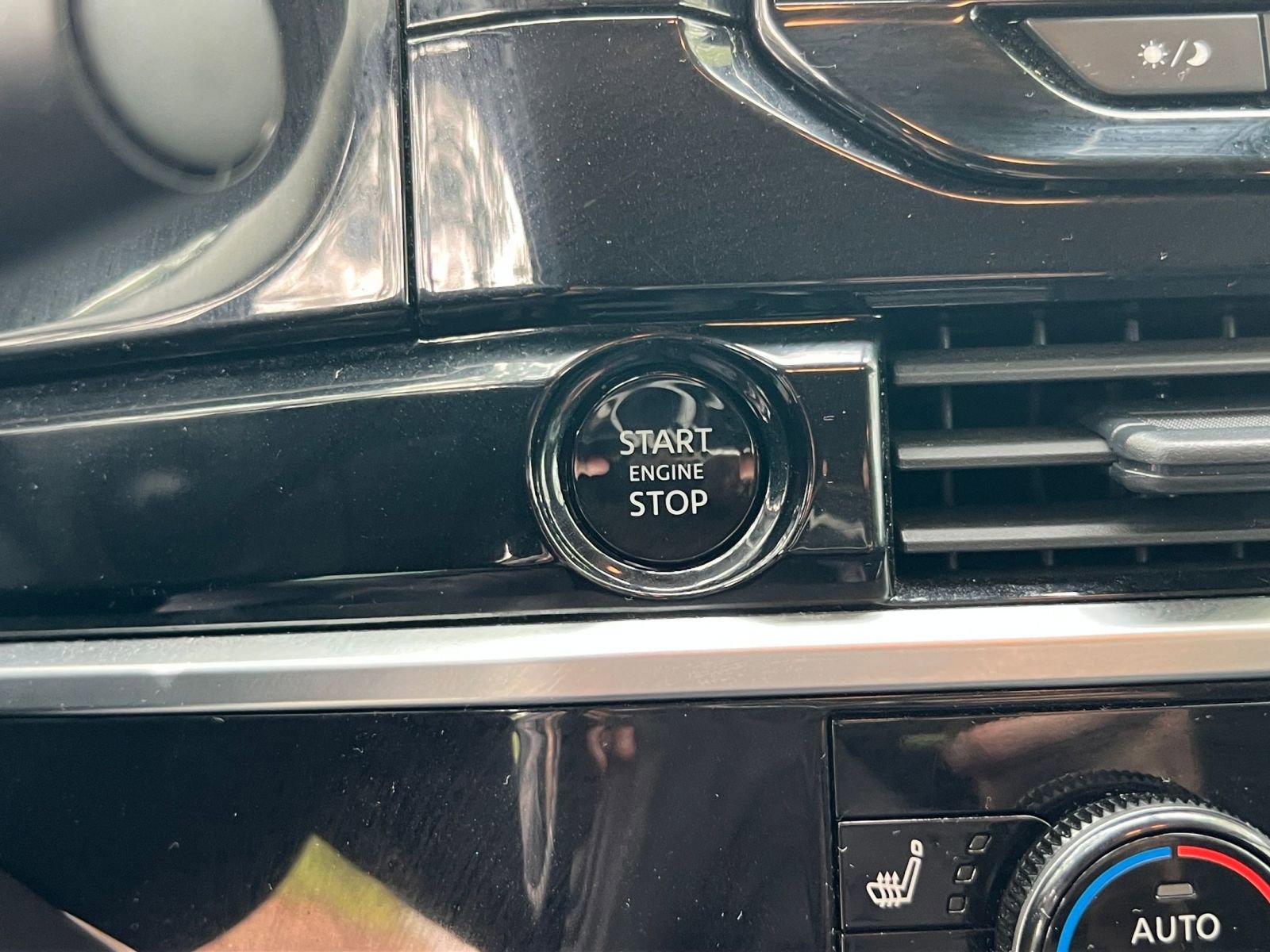 Thumbnail: 2025 Nissan Pathfinder - 24