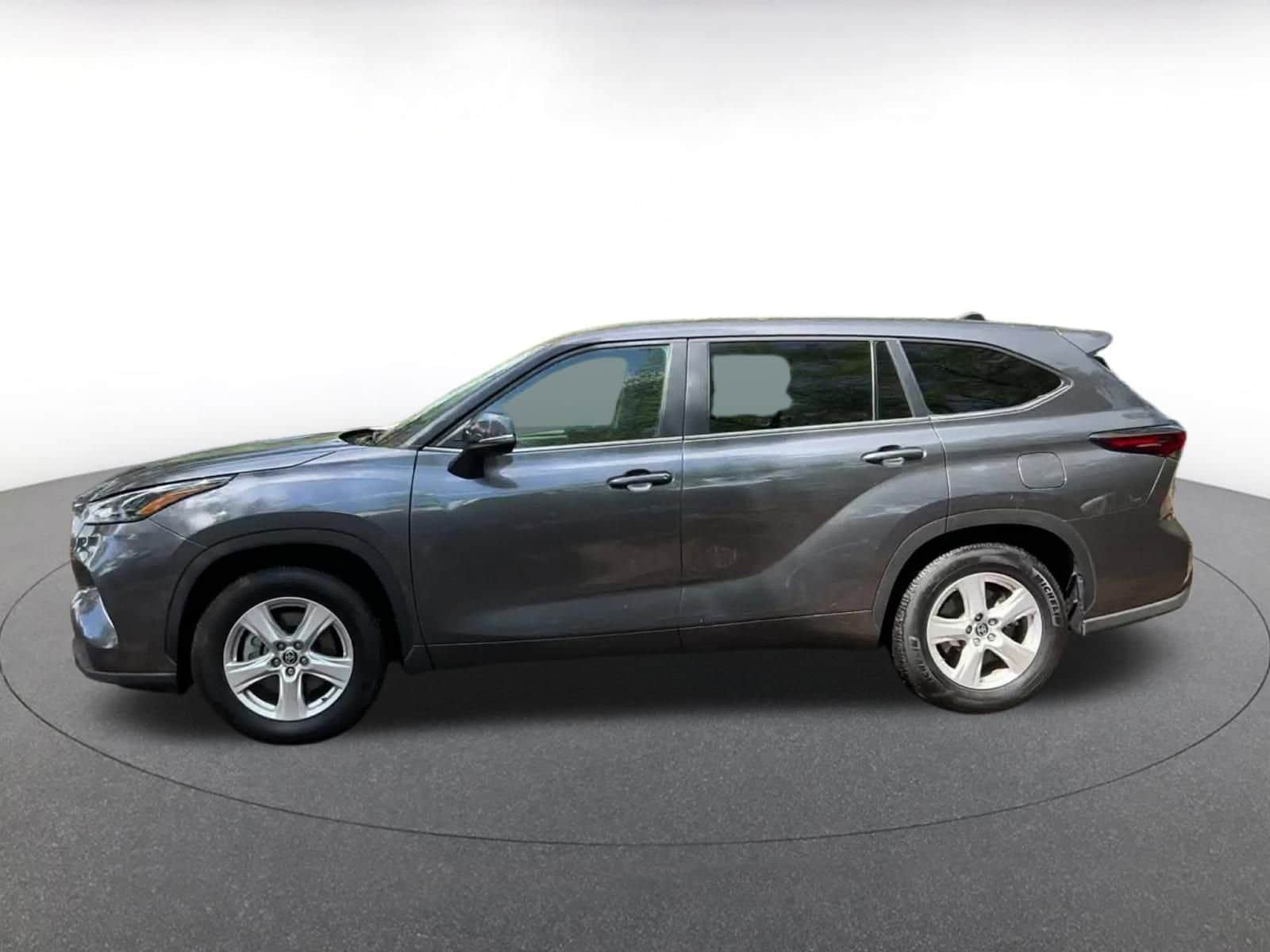 Thumbnail: 2025 Toyota Highlander - 9