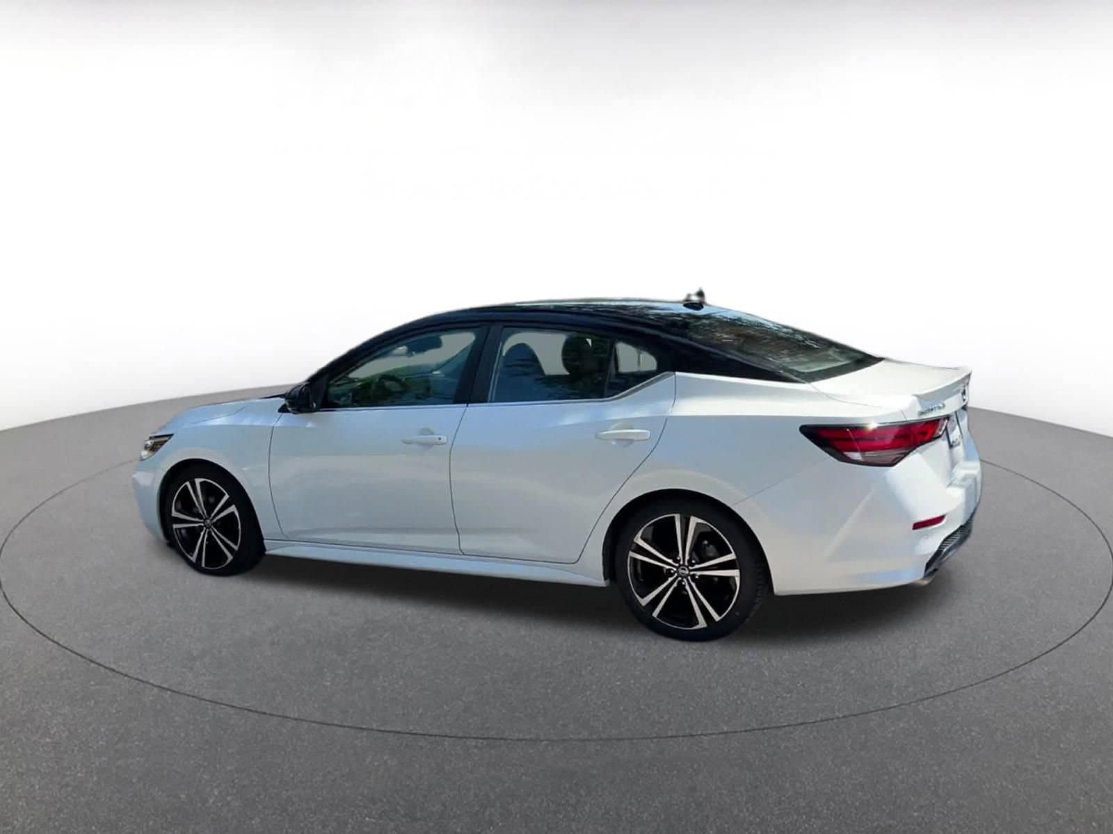 Thumbnail: 2021 Nissan Sentra - 15